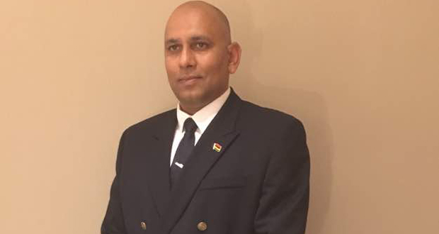 Air Mauritius: le capitaine Hossenbocus nommé Deputy CEO de Mauritius Helicopters Limited