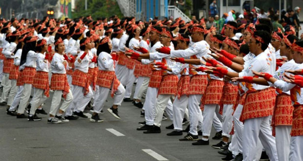 Indonésie: 65 000 danseurs à Jakarta pour un record