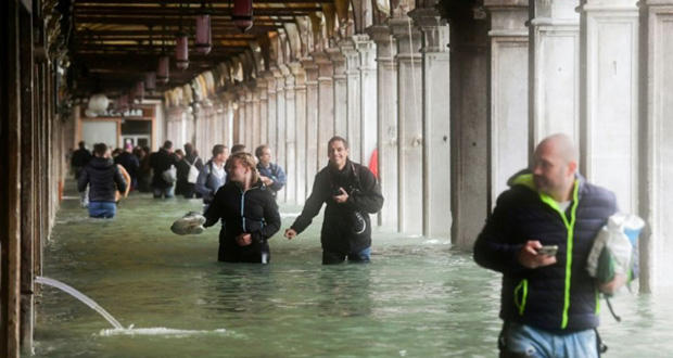 Tempête en Italie: cinq morts, Venise sous l’eau, écoles fermées