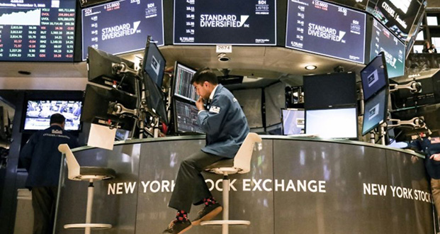 Wall Street, affaiblie par Apple et Goldman Sachs, plonge à la clôture