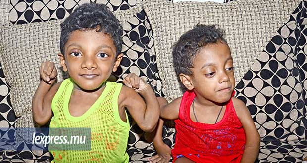 Maladie des os de verre: les petits Waheed et Aaliyan ont besoin de Rs 2 millions