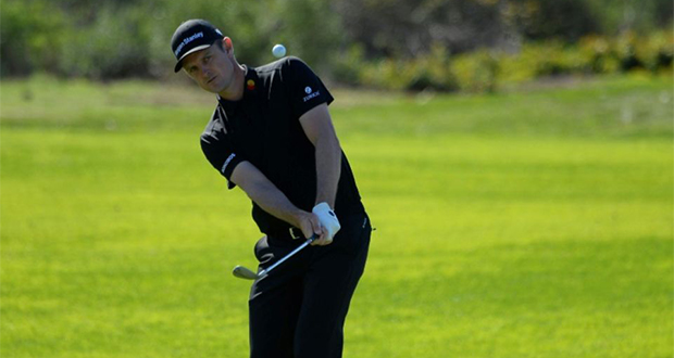 Golf: Rose s’envole au 2e tour du Farmers Insurance Open, Woods se fait peur