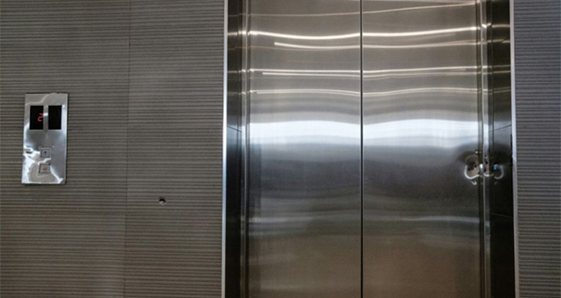 Une femme de ménage coincée 3 jours dans l’ascenseur d’un milliardaire à New York
