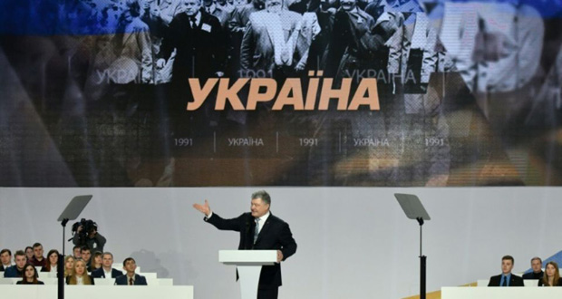 Ukraine: le président Porochenko lance une difficile course à la réélection