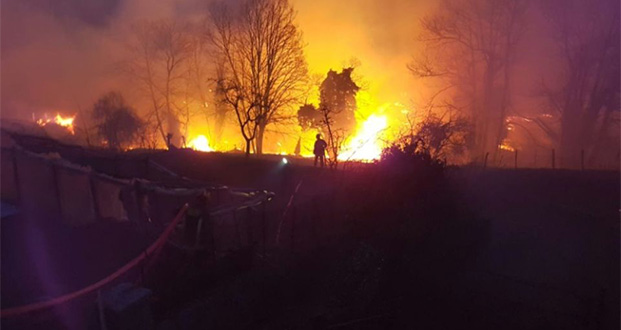 Corse: les pompiers luttent encore contre l’incendie de Calenzana