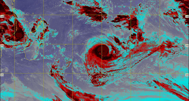 Cyclone tropical: Haleh pas une menace pour nous