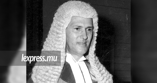 Il y a 42 ans: Sir Henry Garrioch est nommé chef-juge