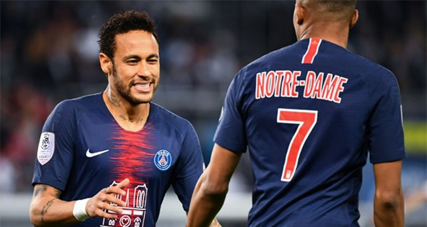 PSG: Neymar retrouve l’écrin du Parc des Princes après trois mois de blessure