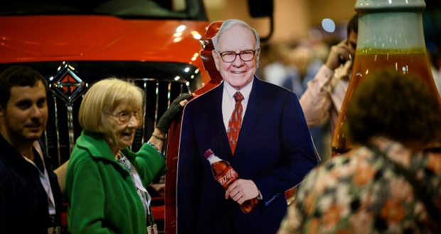 A Omaha, riches et admirateurs célèbrent le milliardaire Warren Buffett