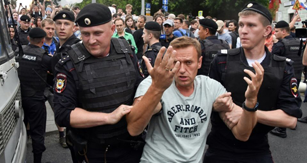 Plus de 200 arrestations à Moscou lors d’une marche en soutien au journaliste Golounov