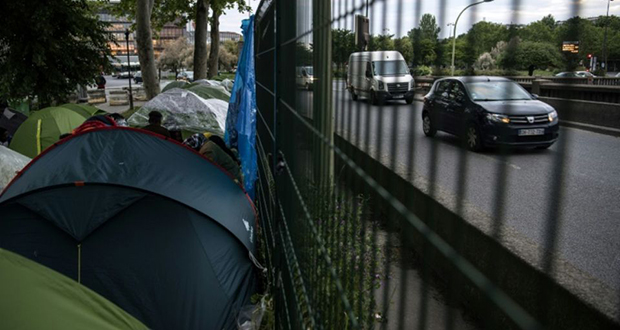Plus de 200 migrants évacués de campements dans le nord de Paris