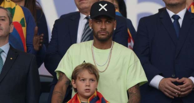 PSG: l'envie de départ de Neymar est «claire», assure Leonardo