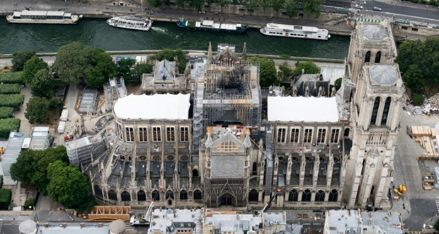 Plomb, échafaudages et perches à selfie : trois mois après l’incendie de Notre-Dame