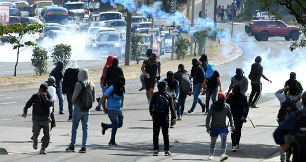Honduras: affrontements lors d’une manifestation d’étudiants contre le président