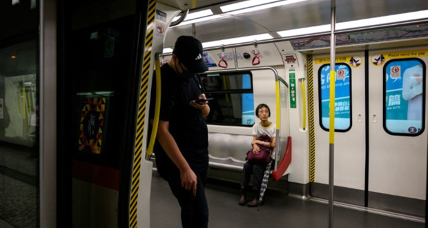 Hong Kong: les manifestants visent le métro et appellent à la grève générale