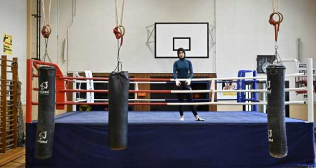 Zeina Nassar, la boxeuse allemande qui se bat pour porter le hijab sur le ring