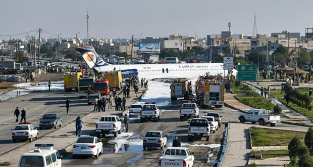 Iran: un avion de ligne finit son atterrissage sur une autoroute