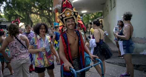 A Rio, le carnaval comme thérapie pour des patients en psychiatrie