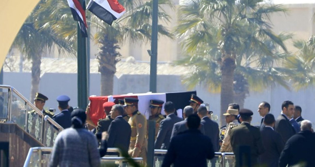 Egypte: Sissi rend hommage à Moubarak lors d’une cérémonie militaire