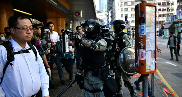 Les manifestations se raréfient, Hong Kong réduit ses effectifs anti-émeute