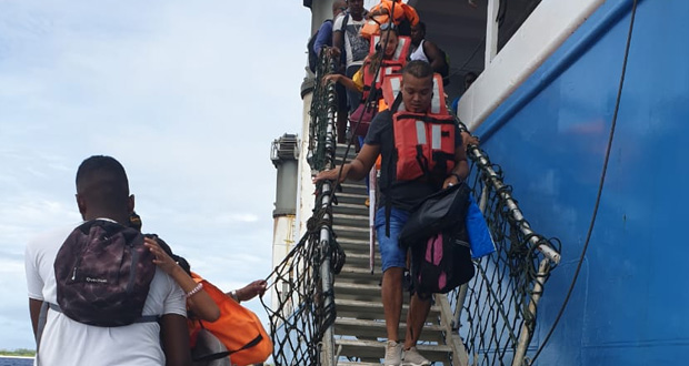 Mauritius Trochetia: les passagers débarquent après 48 heures