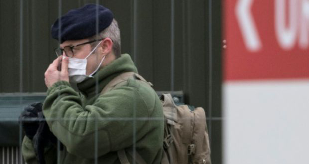 Coronavirus: urgence en France face à la «vague» qui enfle