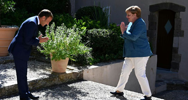 Macron et Merkel affichent l’unité du couple franco-allemand