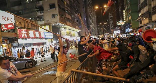 Hong Kong: un employé du consulat américain blessé par un assaillant