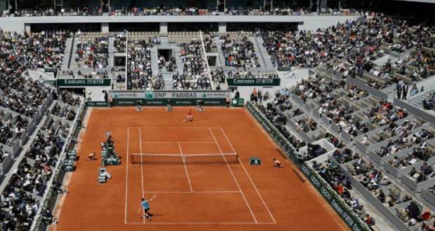 Tennis: Roland-Garros rattrapé par la réalité du Covid-19
