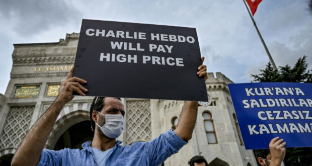 Les médias se mobilisent pour soutenir Charlie Hebdo, de nouveau menacé