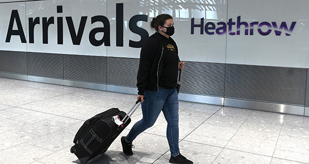 Pandémie: l'aéroport d'Heathrow perd sa place de numéro un en Europe au profit de Roissy