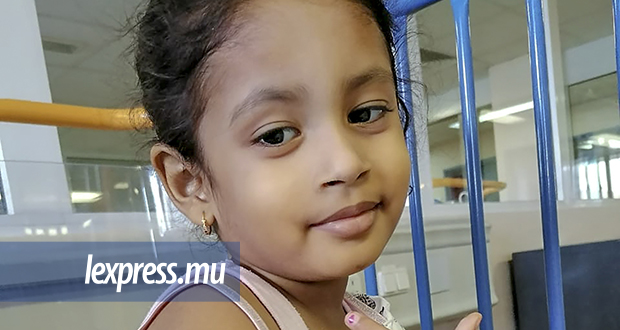 La vie de leur fille leucémique de trois ans dépend de Rs 2 millions