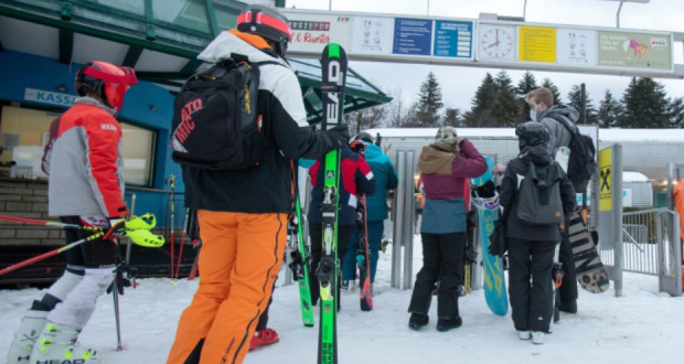 L’Autriche ouvre ses stations de ski, en dépit du 3e confinement