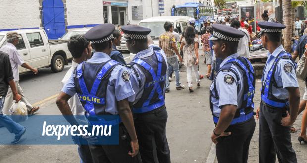 Ordre public: après le confinement, les policiers mobilisés pour les fêtes