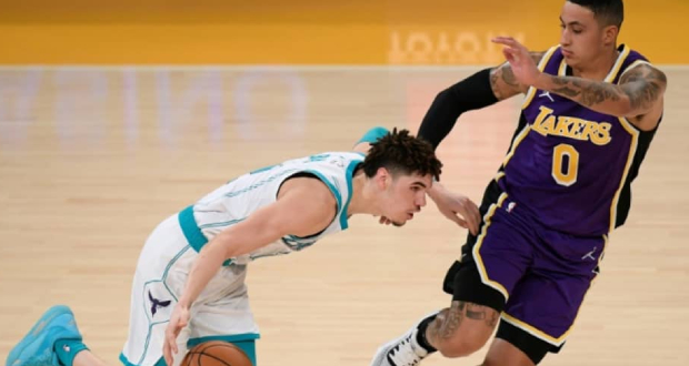 NBA: LaMelo Ball, des Charlotte Hornets, le poignet cassé, ne jouera plus avant longtemps