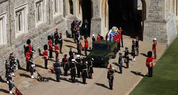 Elizabeth II entourée de sa famille pour les adieux au prince Philip