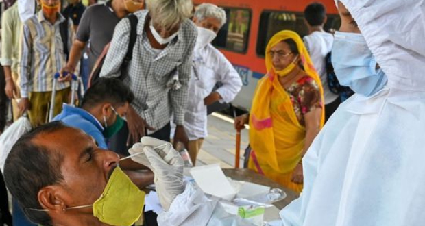 Virus: L'Inde recense près de 315 000 nouveaux cas en 24 heures, un record mondial