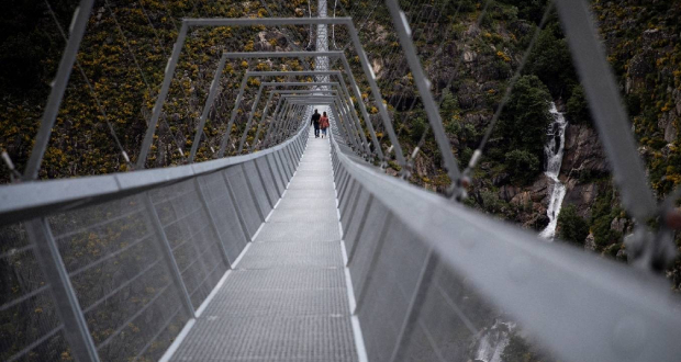 Le Portugal inaugure le pont pédestre suspendu le plus long du monde