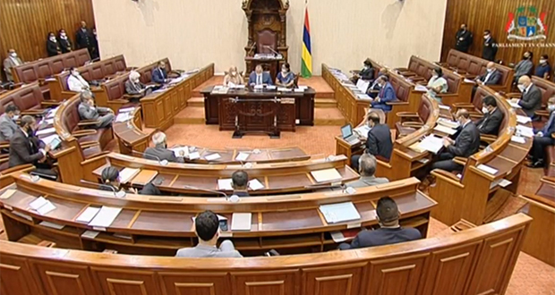 Grossièretés dans l’hémicycle: Des parlementaires expulsés pour des propos jugés «moins graves»