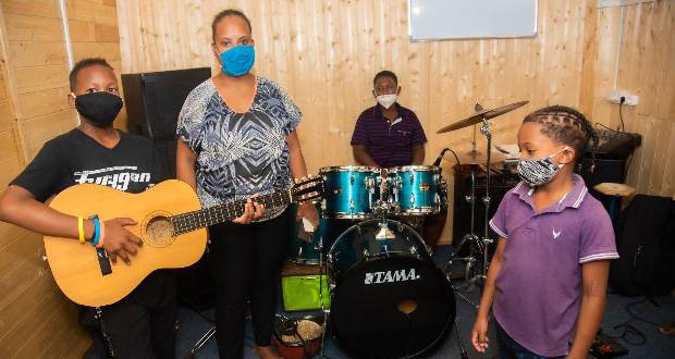 Ti-Rodrigues: un atelier de musique pour les enfants minés par la pauvreté