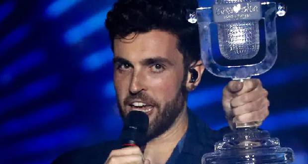 Testé positif, le vainqueur de l'Eurovision 2019 ne se produira pas en direct