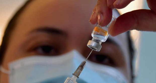 Virus: le Danemark propose aux volontaires les vaccins retirés de la campagne d'immunisation