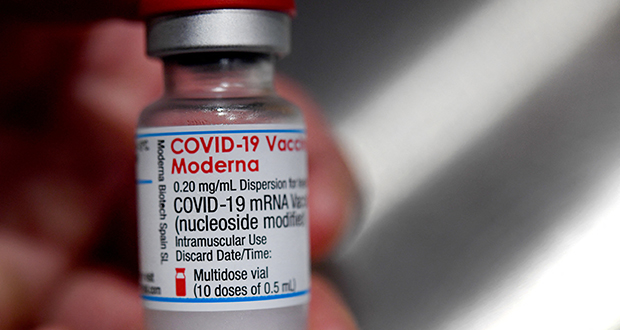 Covid-19: le régulateur européen approuve le vaccin Moderna pour les 12-17 ans