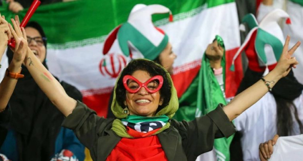 Foot/Iran: les femmes de retour dans les gradins après deux ans d'absence