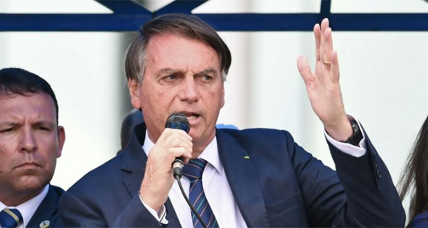Brésil: sa réélection en tête, Bolsonaro adhère au Parti Libéral