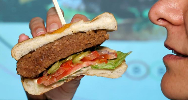 Israël: une chaîne de restaurants lance des burgers préparés par un robot