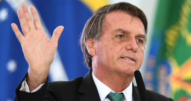 Brésil: pas de chirurgie pour Bolsonaro, qui reste hospitalisé