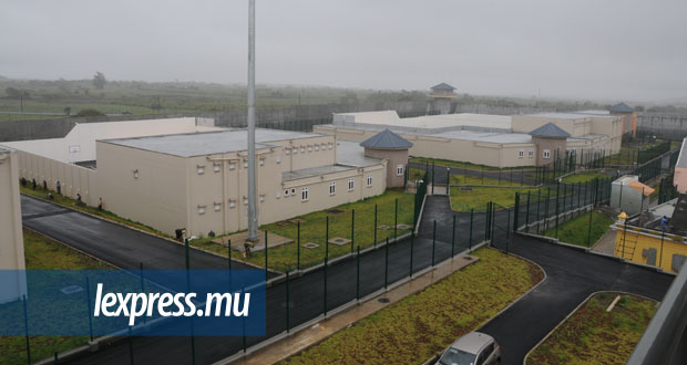 Covid en milieu carcéral: les gardiens de la prison déplorent un manque de reconnaissance 