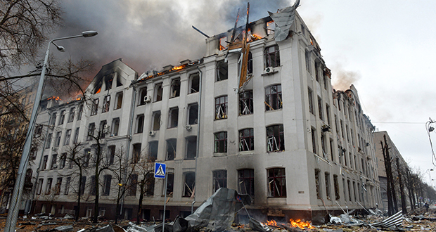Ukraine: au moins quatre morts dans un bombardement à Kharkiv