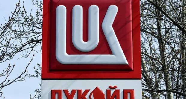 Le géant pétrolier russe Loukoïl appelle à arrêter la guerre en Ukraine
